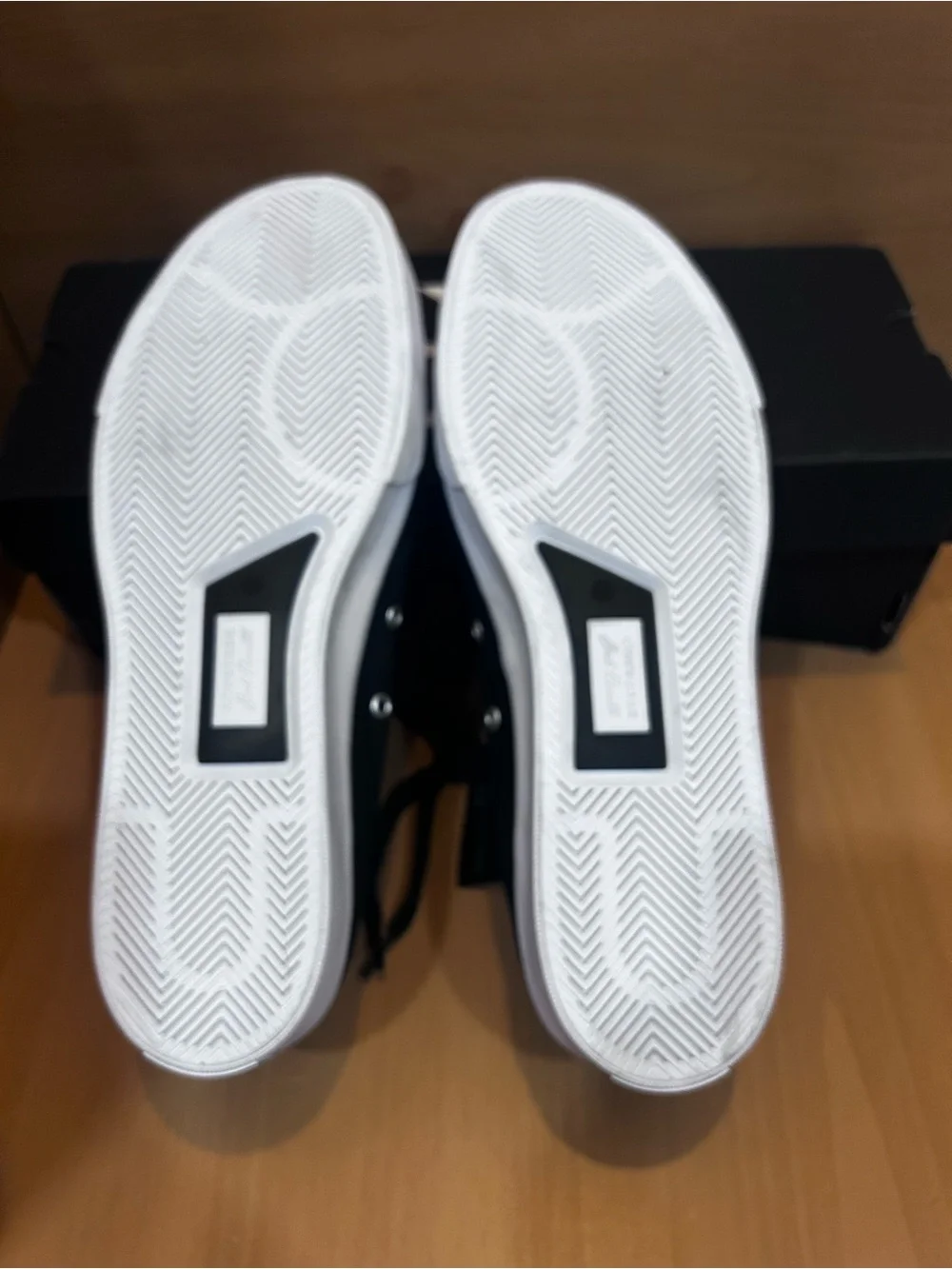 Converse brand new